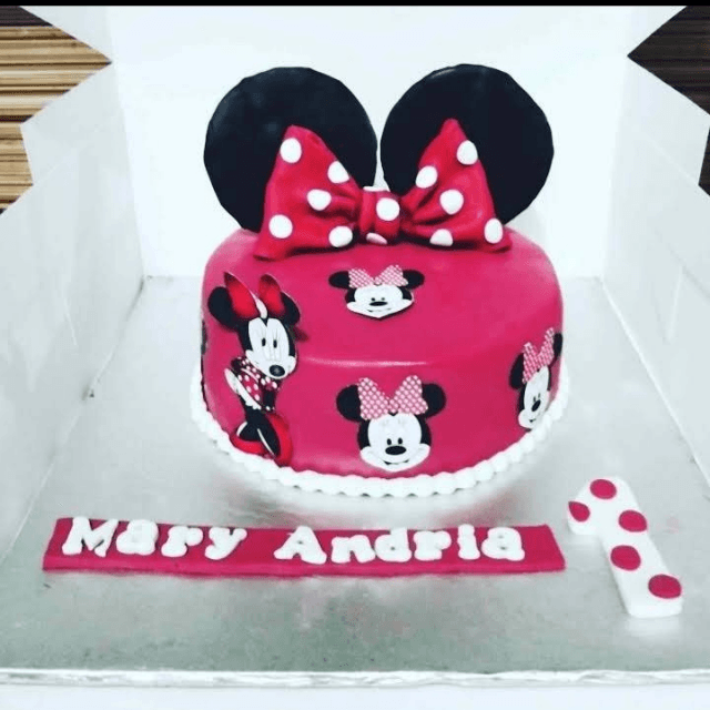 Minne Mouse Theme Birthday Cake