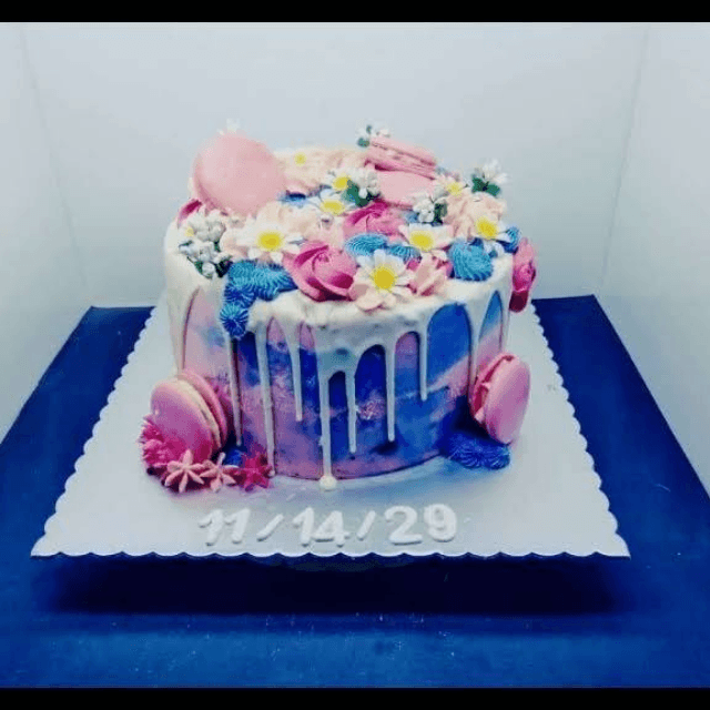 Gems And Pearl Theme Cake